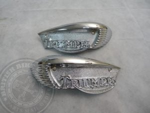 F6887/8 Triumph Tank Badges