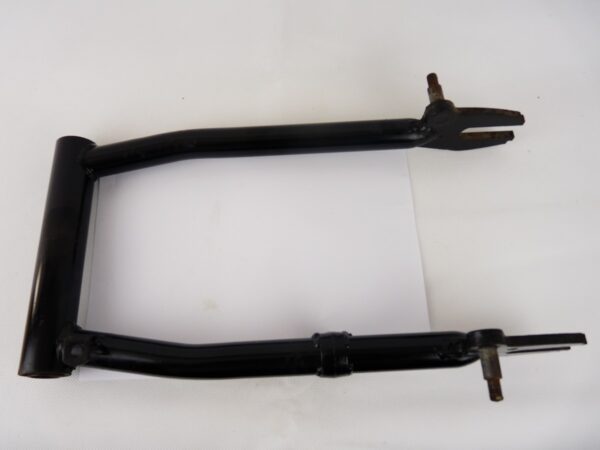 SWINGING ARM ASSEMBLY - TRIUMPH T160V 1975/6 (NOS) - Image 2